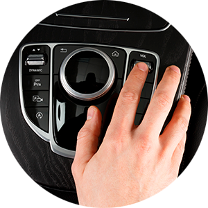 AirTouch Performance работает с штатными кнопками автомобиля, если они связаны с дисплеем, значит они могут управлять AirTouch Performance.