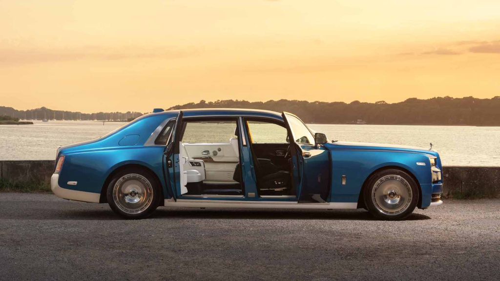 p90648608-highres-rolls-royce-presents.jpg p90648608-highres-rolls-royce-presents.jpg