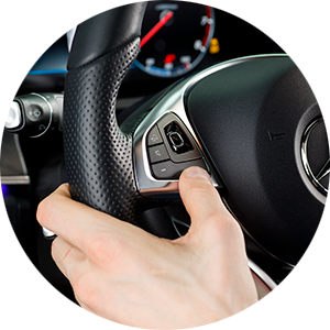Чтобы активировать систему AirTouch Performance, достаточно нажать и удерживать кнопку на руле или центральной консоли
