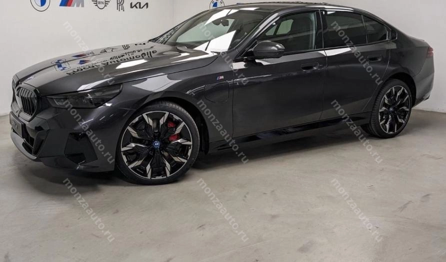 Купить BMW 550e xDrive M SPort Pro Гибрид ( бензин/электричество ) Серый металлик ( Sophistograu ) в автосалоне MONZA