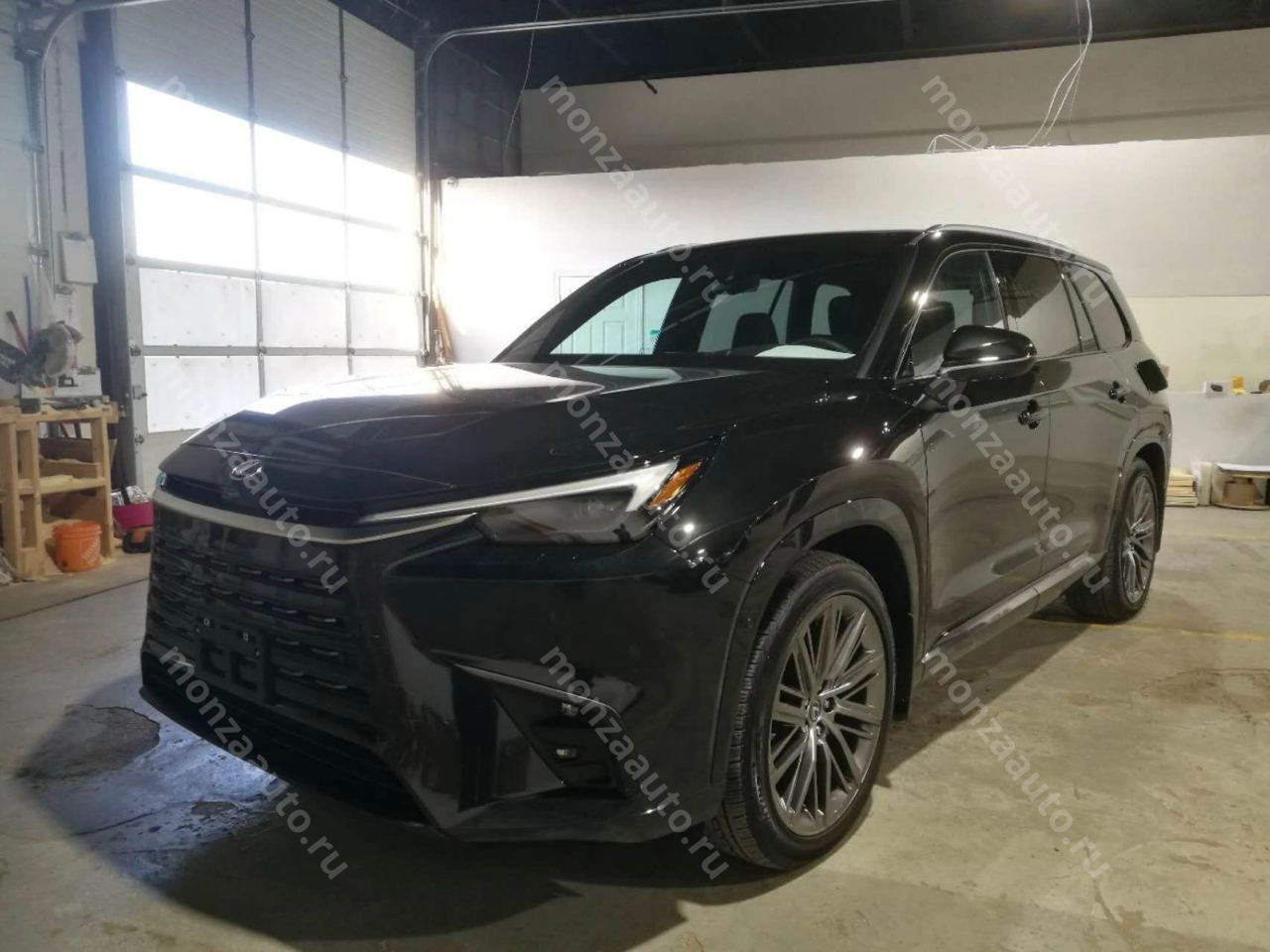 Покупайте Lexus TX 350 4WD Executive 7 мест 2.4 л. с турбонаддувом в 2024 году в автосалоне Монза Авто. 