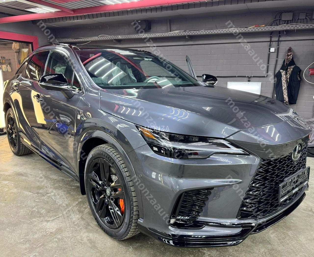Купить RX 350 в комплектации F Sport 3 + Black Line пакет в автосалоне MONZA