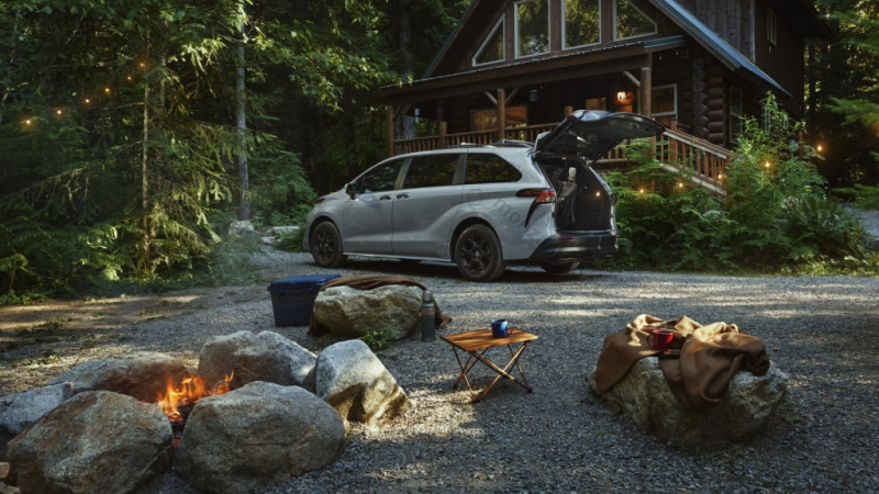 2026-toyota-sienna-woodland-0001.jpg