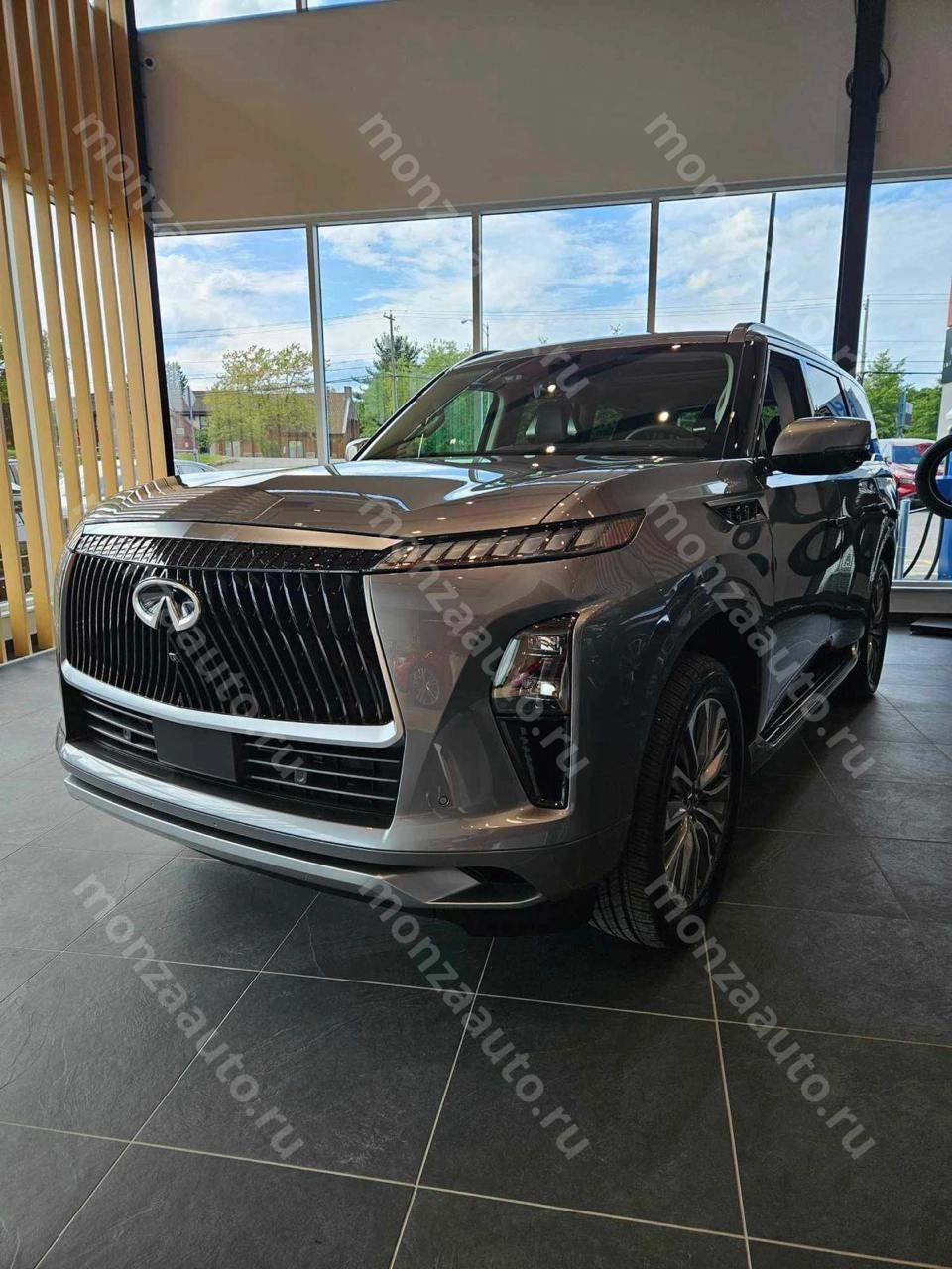 Infiniti QX 80 Комплектация : Sensory Двигатель: 3.5 л. V6 Turbo