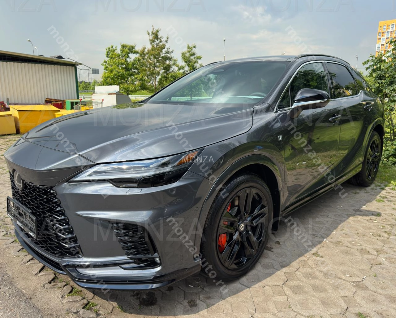 Купить RX 350 в комплектации F Sport 3 пакет + Black пакет( передняя решетка F Sport + в автосалоне MONZA