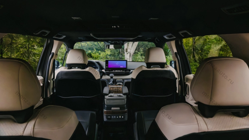 2026-toyota-sienna-platinum-0002.jpg