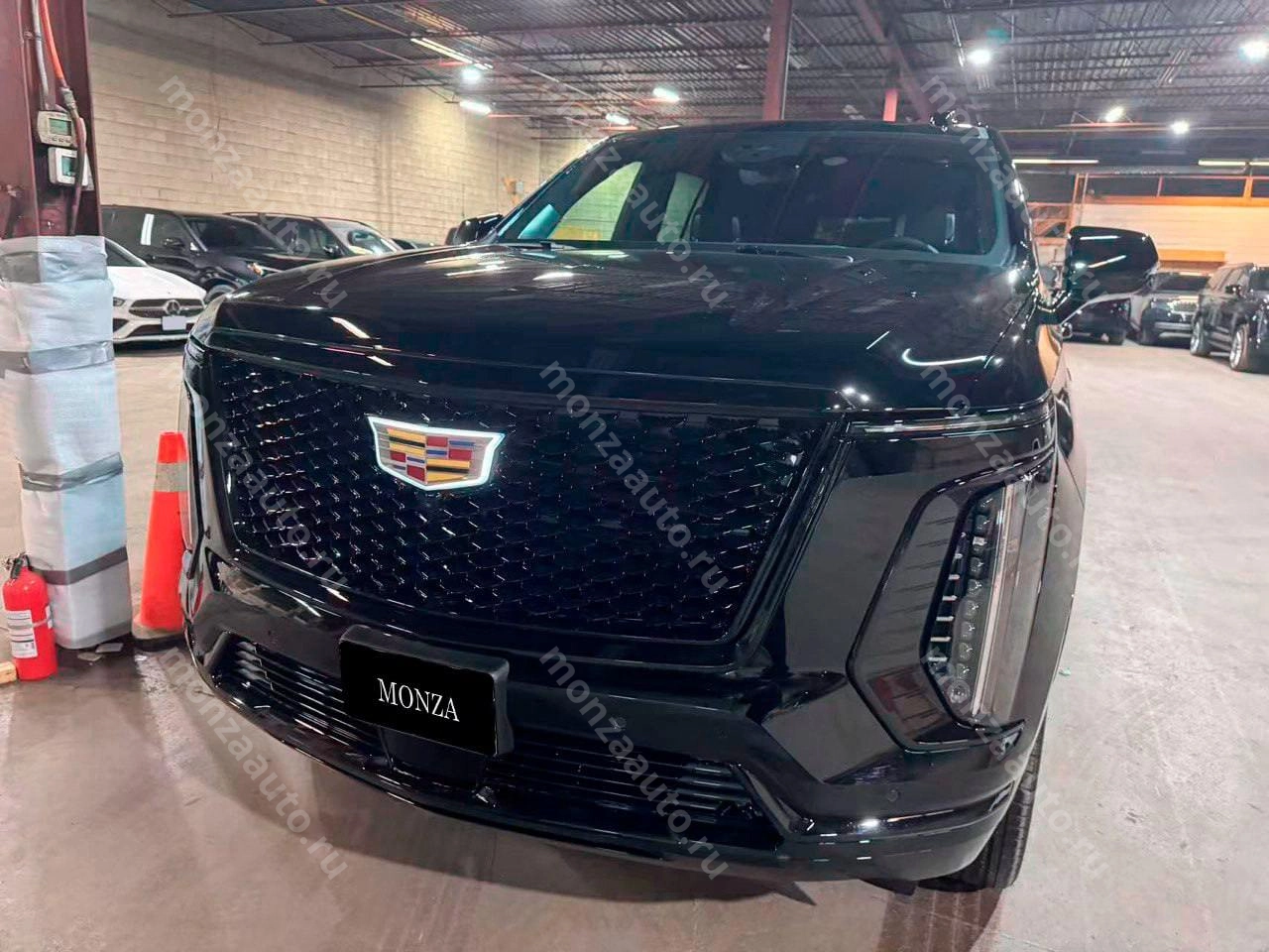 Купить Cadillac Escalade Двигатель: 6.2 л. V8 Комплектация : Sport Platinum Black Raven в автосалоне MONZA
