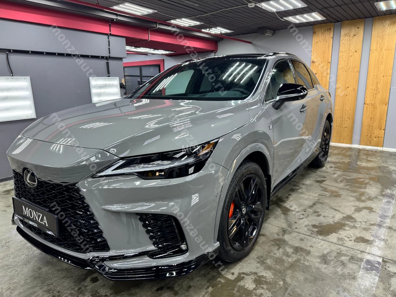 Купить RX 350 в комплектации F Sport 3 + Black Line пакет в автосалоне MONZA