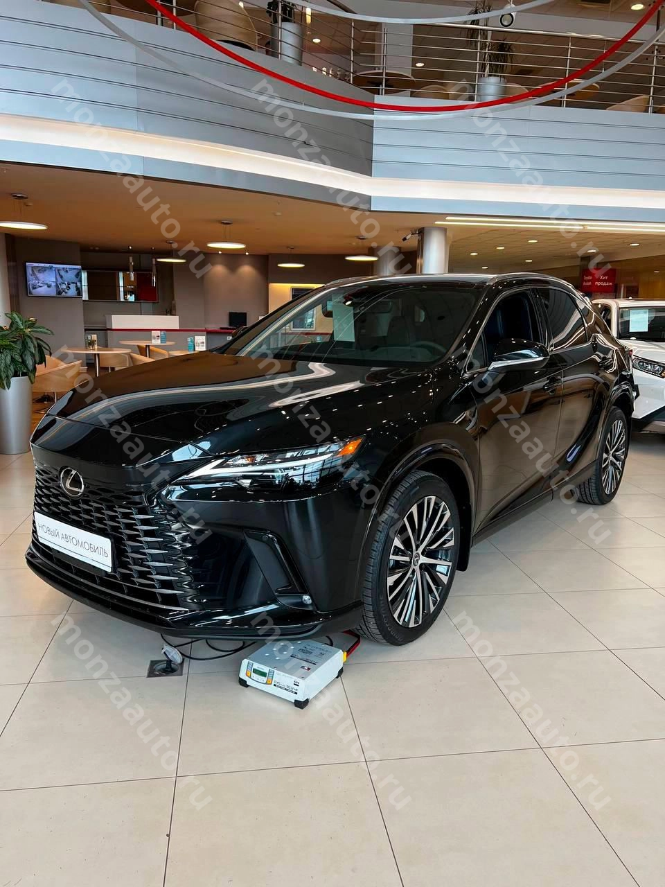 Мы предлагаем новый Lexus RX 2023 в комплектации Luxury по выгодным ценам. в автосалоне MONZA 