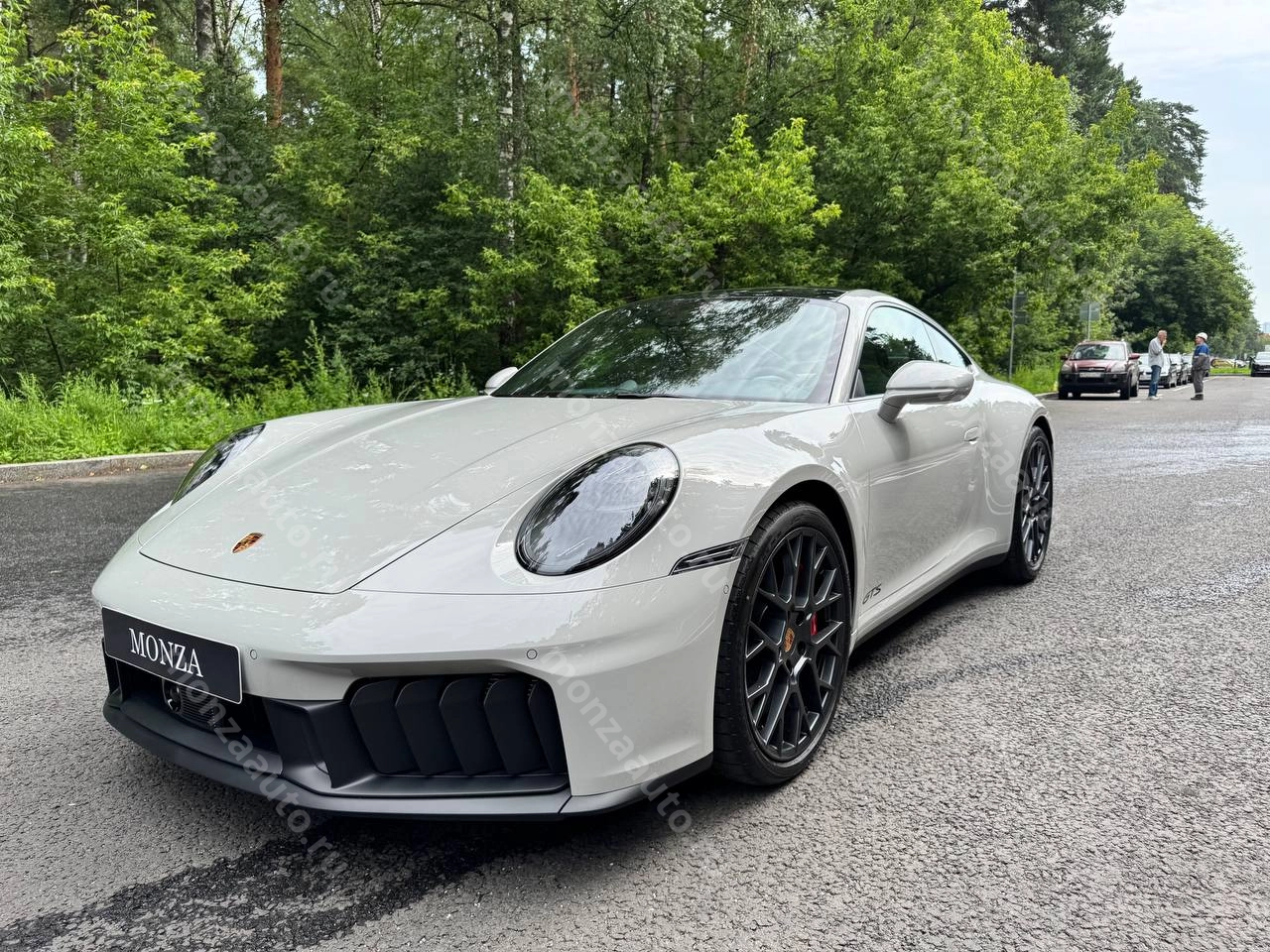 Купить Porsche 911 Carrera 4 GTS ( Рестайлинг ) 992 Kreide (светло-серый) 20/21 диски Zoll RS Spyder  в автосалоне MONZA