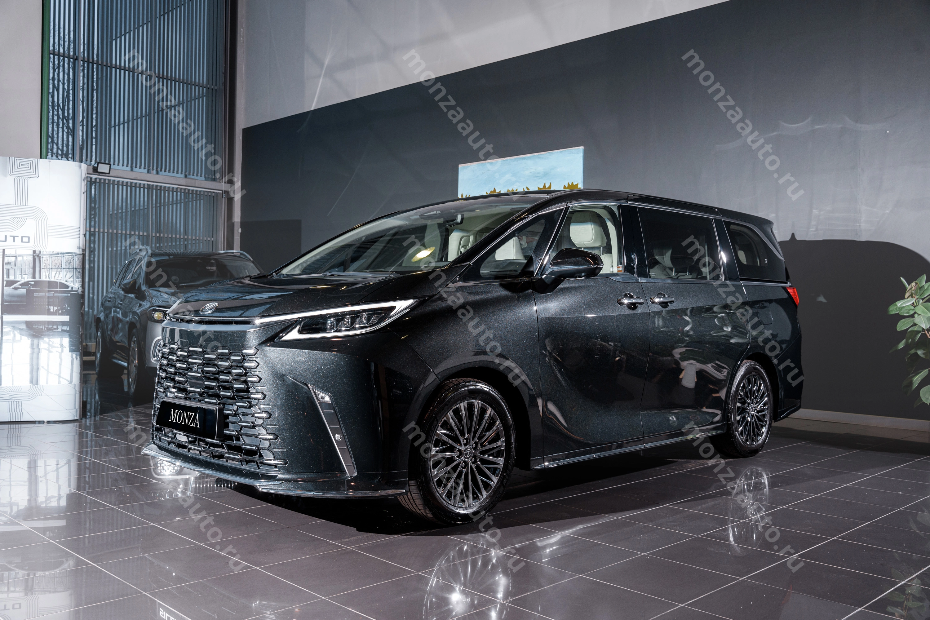 Купить Lexus LM 350H, комплектация Бизнес 7 мест чёрный в автосалоне MONZA