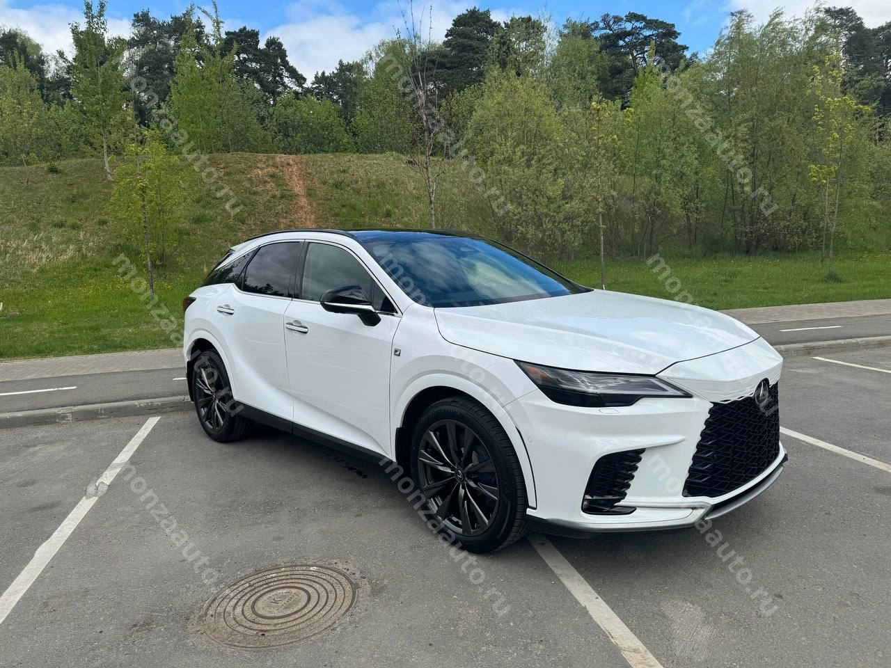Вы ищете новый Новый Lexus RX350 в комплектации ( F Sport 3 ) Белый ? Мы рады сообщить, что у нас в наличии новый Lexus RX 350 в комплектации F SPORT 3. Новый Lexus RX350 в комплектации ( F Sport 3 ) Белый в автосалоне MONZA 