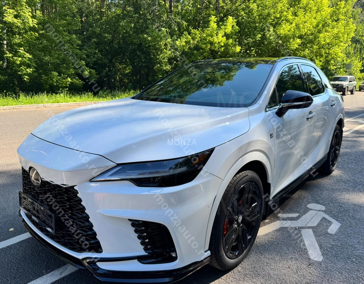 Купить RX 350 в комплектации F Sport 3 + Black Line пакет накладки F Sport + передние и задние вставки F Sport + интерьер, руль, пороги F Sport + F Sport в автосалоне MONZA