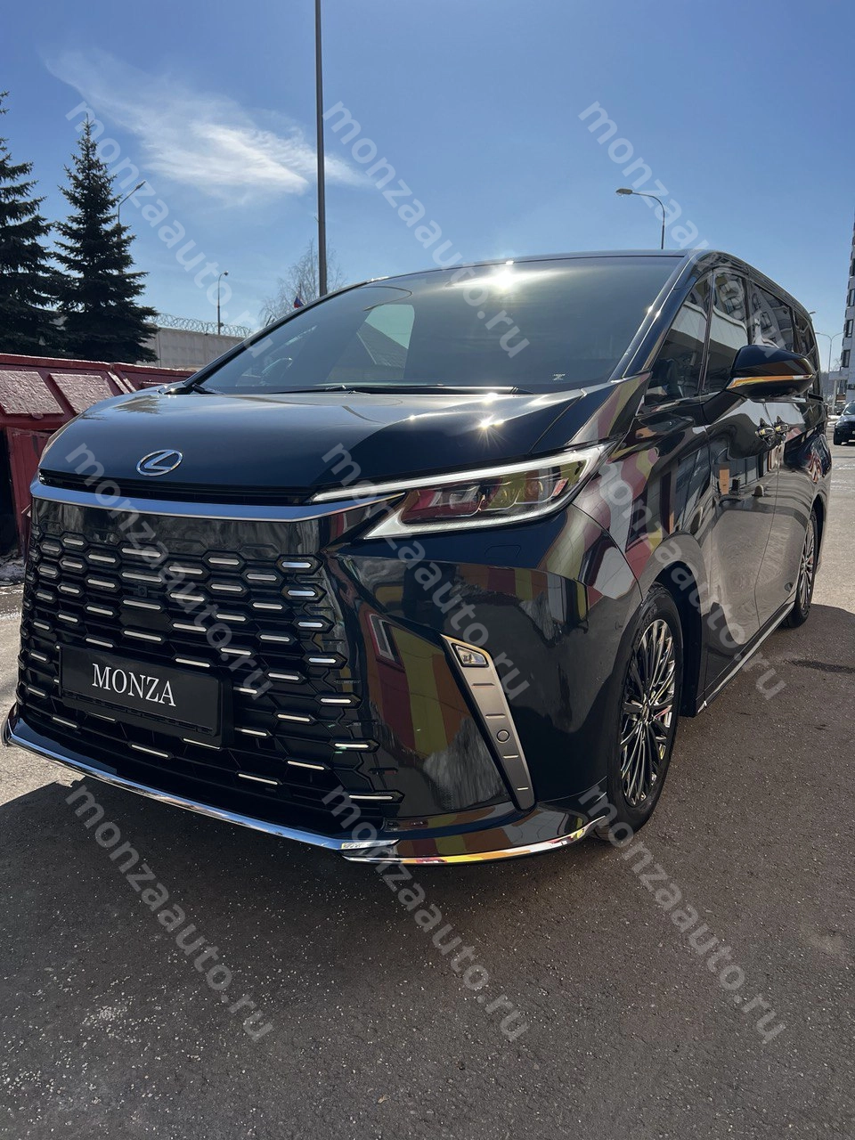 Lexus LM 2.5L Hybrid 2025 года с трансмиссией CVT и полным приводом 4WD. Это VIP-класс автомобиля, предлагающий комфорт и роскошь для 4 пассажиров. Эксклюзивный автомобиль Lexus LM 2.5L Hybrid, с трансмиссией CVT