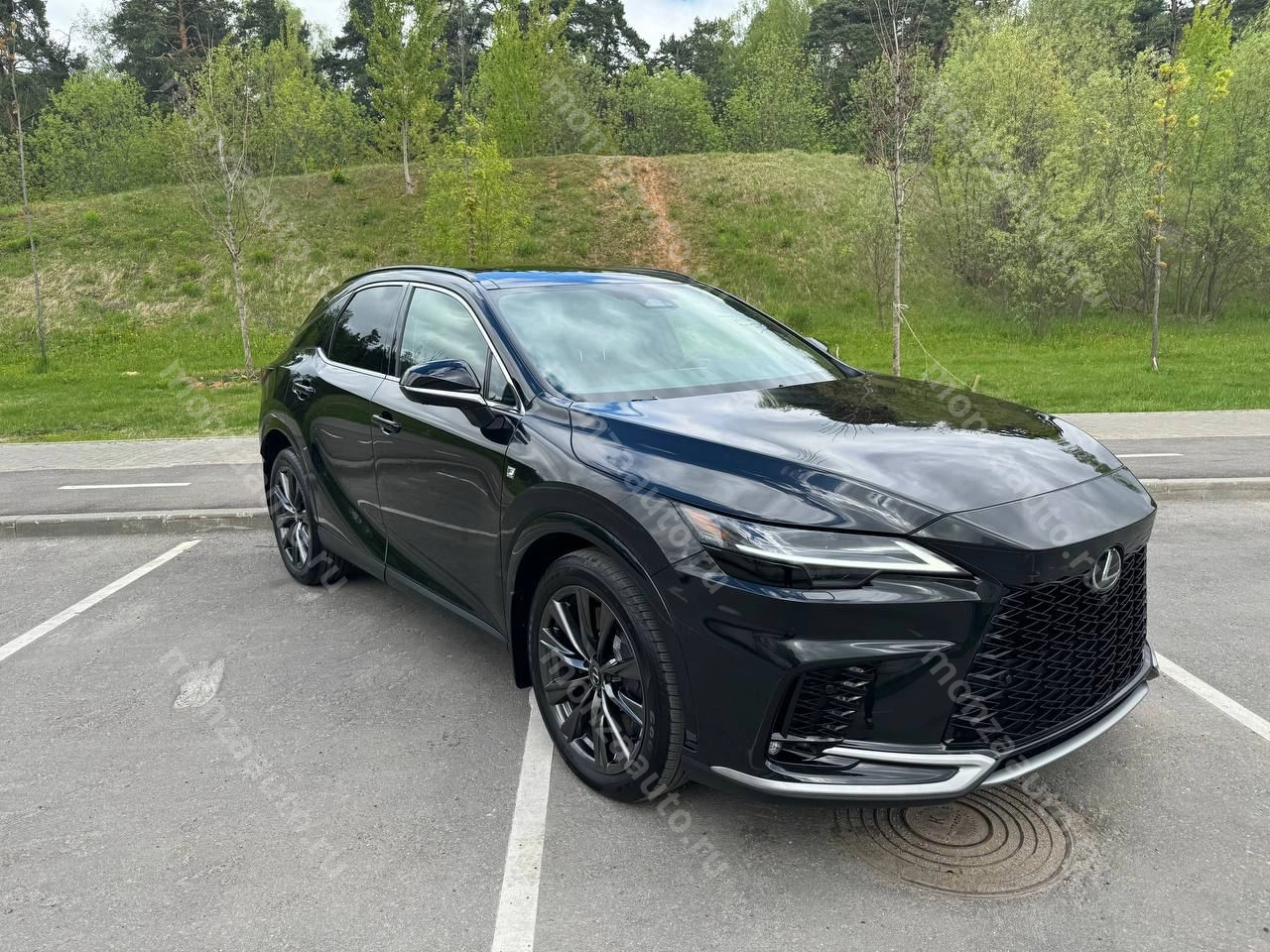 Вы ищете новый Новый Lexus RX350 в комплектации ( F Sport 3 ) Чёрный ? Мы рады сообщить, что у нас в наличии новый Lexus RX 350 в комплектации F SPORT 3. Новый Lexus RX350 в комплектации ( F Sport 3 ) Чёрный в автосалоне MONZA 